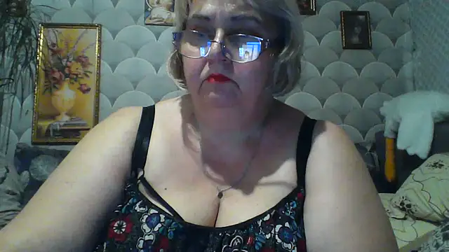 Snapshot of MarinaFarina53 chatting on 06-11-26, 06:38 MarinaFarina53 online show from 06-11-26, 06:38