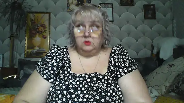 Snapshot of MarinaFarina53 chatting on 07-09-26, 12:48 MarinaFarina53 online show from 07-09-26, 12:48