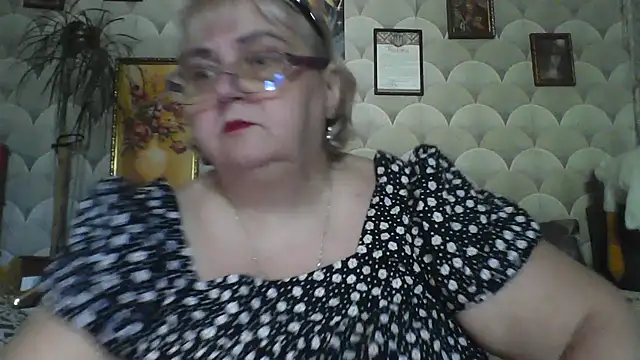 Snapshot of MarinaFarina53 chatting on 06-25-26, 05:12 MarinaFarina53 online show from 06-25-26, 05:12