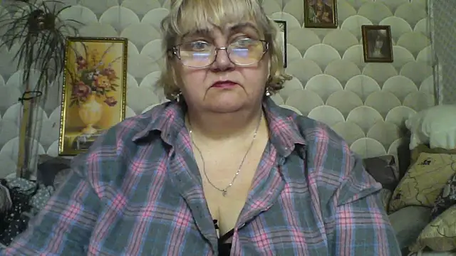 Snapshot of MarinaFarina53 chatting on 06-18-26, 08:13 MarinaFarina53 online show from 06-18-26, 08:13
