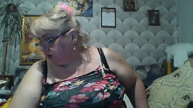 Snapshot of MarinaFarina53 chatting on 06-22-26, 05:10 MarinaFarina53 online show from 06-22-26, 05:10