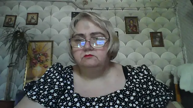 Snapshot of MarinaFarina53 chatting on 06-11-26, 05:37 MarinaFarina53 online show from 06-11-26, 05:37