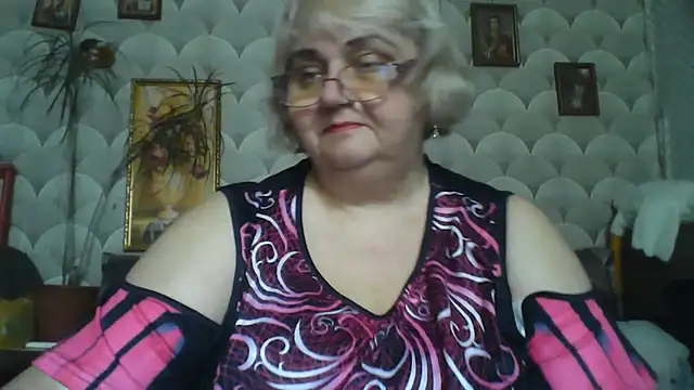 Snapshot of MarinaFarina53 chatting on 05-22-26, 08:56 MarinaFarina53 online show from 05-22-26, 08:56