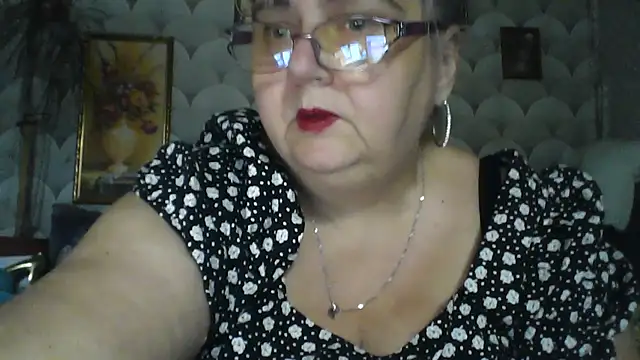 Snapshot of MarinaFarina53 chatting on 07-06-26, 05:03 MarinaFarina53 online show from 07-06-26, 05:03