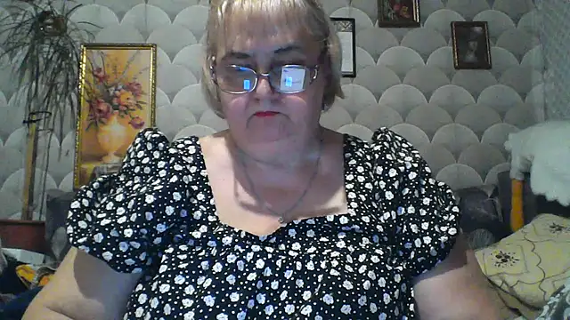 Snapshot of MarinaFarina53 chatting on 06-19-26, 07:09 MarinaFarina53 online show from 06-19-26, 07:09