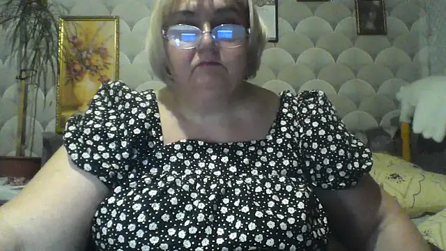 Snapshot of MarinaFarina53 chatting on 06-05-26, 06:57 MarinaFarina53 online show from 06-05-26, 06:57