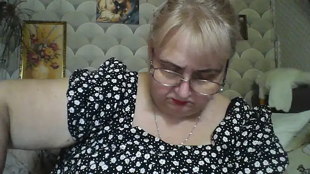 Snapshot of MarinaFarina53 chatting on 06-27-26, 06:30 MarinaFarina53 online show from 06-27-26, 06:30