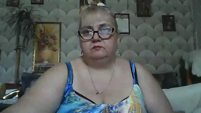 Snapshot of MarinaFarina53 chatting on 06-27-26, 02:01 MarinaFarina53 online show from 06-27-26, 02:01