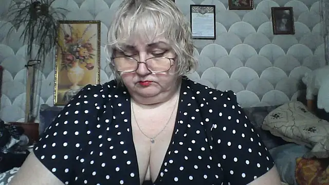 Snapshot of MarinaFarina53 chatting on 06-15-26, 08:36 MarinaFarina53 online show from 06-15-26, 08:36
