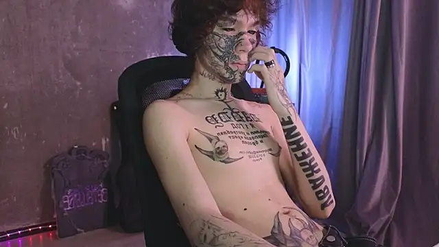 Snapshot of Emo___boy chatting on 05-19-26, 11:01 Emo boy online show from 05-19-26, 11:01