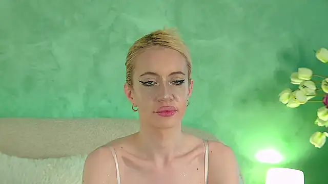 Snapshot of CaseyPosh chatting on 05-24-26, 05:02 CaseyPosh online show from 05-24-26, 05:02