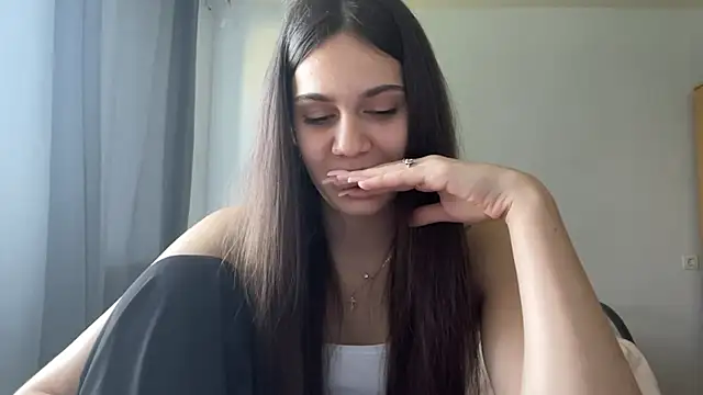Snapshot of MaryRaven chatting on 05-21-26, 01:52 MaryRaven online show from 05-21-26, 01:52