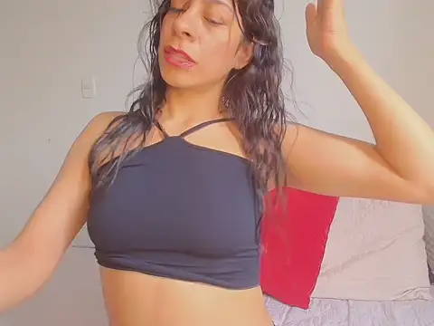 Snapshot of Andrea__gomez chatting on 05-20-26, 06:16 Andrea gomez online show from 05-20-26, 06:16