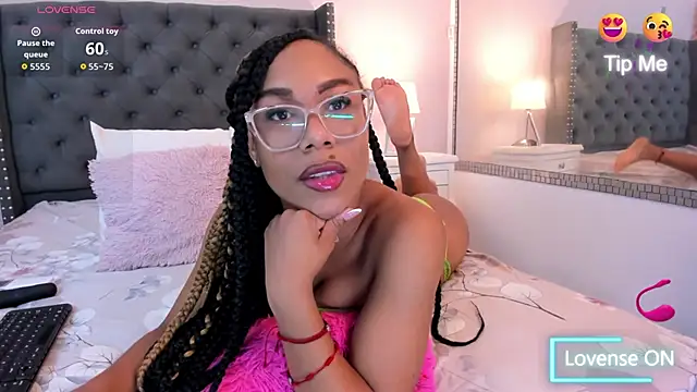 Erikaamore online show from 06-16-26, 12:49
