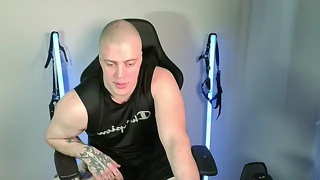 Snapshot of Bigbaald chatting on 05-22-26, 05:38 Bigbaald online show from 05-22-26, 05:38