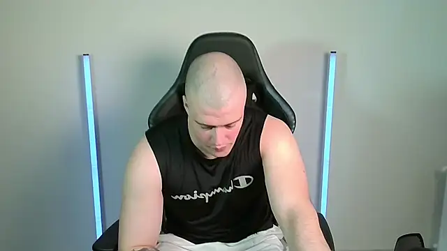 Snapshot of Bigbaald chatting on 05-10-26, 01:36 Bigbaald online show from 05-10-26, 01:36