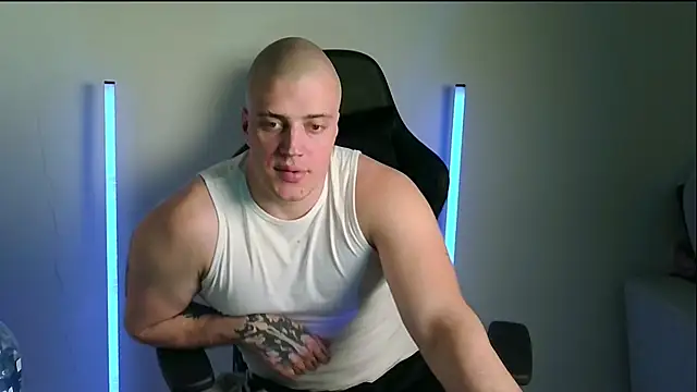 Snapshot of Bigbaald chatting on 06-17-26, 03:44 Bigbaald online show from 06-17-26, 03:44