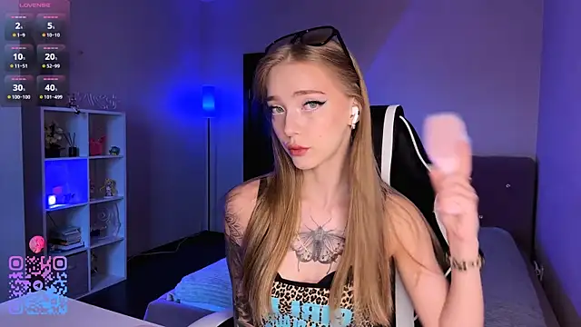 Snapshot of callme_eva chatting on 07-04-26, 11:09 callme eva online show from 07-04-26, 11:09