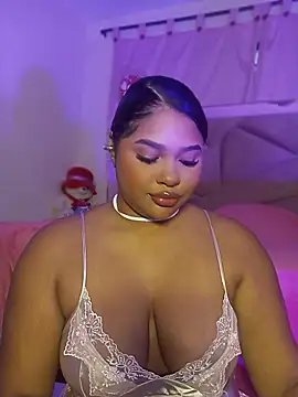 Snapshot of helenassnow chatting on 06-06-26, 02:44 helenassnow online show from 06-06-26, 02:44