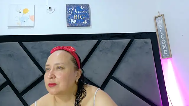 Snapshot of Natasha2603 chatting on 06-29-26, 10:42 Natasha2603 online show from 06-29-26, 10:42
