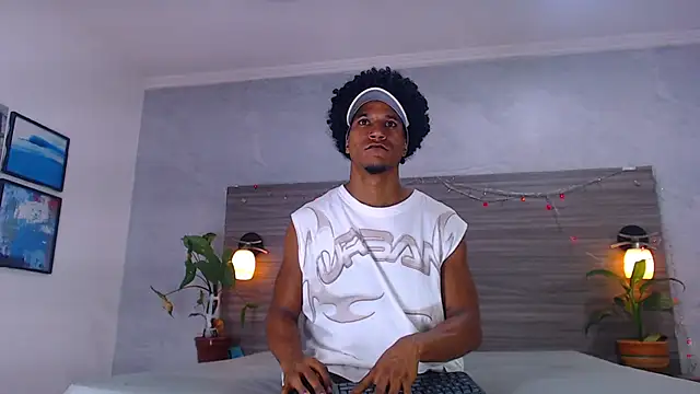 Dilan Hall online show from 05-28-26, 04:02