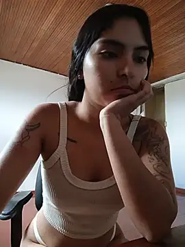 Snapshot of Amarantha_222 chatting on 05-10-26, 05:37 Amarantha 222 online show from 05-10-26, 05:37