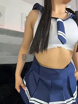 Snapshot of Blue_angeel chatting on 06-15-26, 01:22 Blue angeel online show from 06-15-26, 01:22