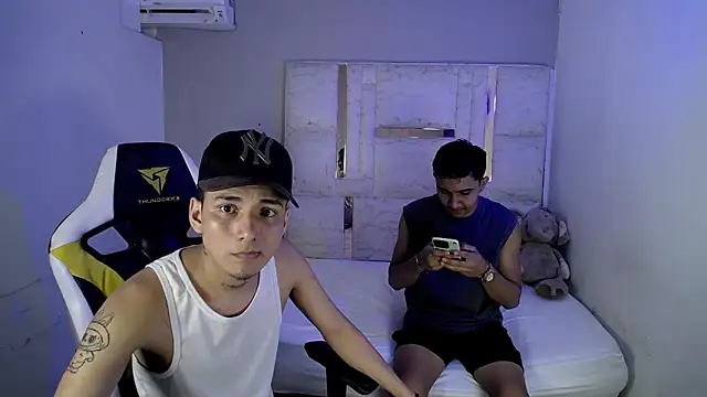 Exotic king bastian online show from 05-09-26, 08:56