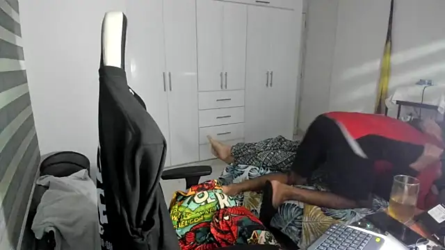 Snapshot of Motasandcalis chatting on 05-26-26, 12:53 Motasandcalis online show from 05-26-26, 12:53
