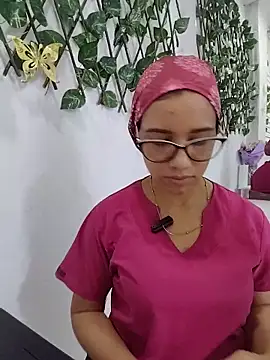 alanahot94 online show from 06-17-26, 04:50