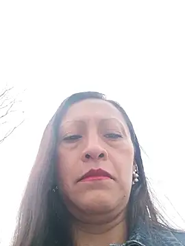 Snapshot of Vely_ chatting on 05-17-26, 04:18 Vely online show from 05-17-26, 04:18