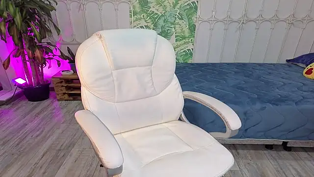 Snapshot of baby_julieta00 chatting on 05-10-26, 04:38 baby julieta00 online show from 05-10-26, 04:38