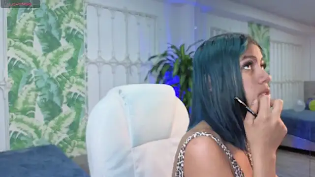 Snapshot of baby_julieta00 chatting on 06-18-26, 12:21 baby julieta00 online show from 06-18-26, 12:21