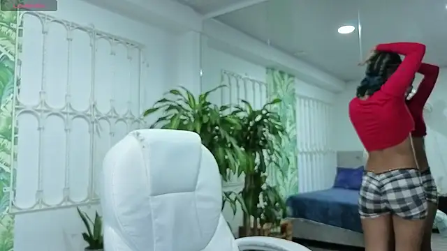 Snapshot of baby_julieta00 chatting on 06-05-26, 12:22 baby julieta00 online show from 06-05-26, 12:22