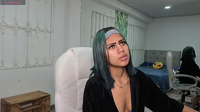 Snapshot of baby_julieta00 chatting on 05-25-26, 11:31 baby julieta00 online show from 05-25-26, 11:31