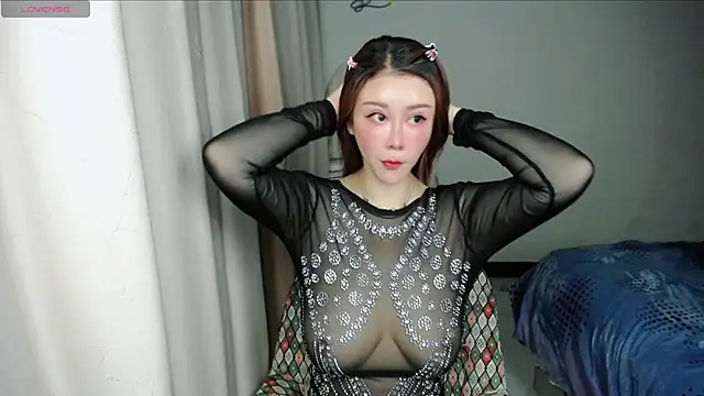 Snapshot of suncute chatting on 06-01-26, 03:33 suncute online show from 06-01-26, 03:33