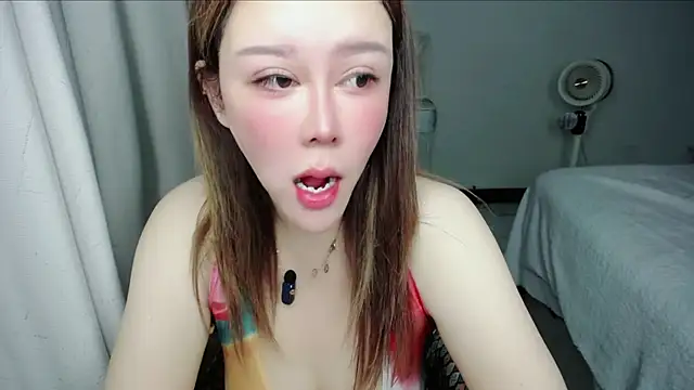 Snapshot of suncute chatting on 06-26-26, 04:13 suncute online show from 06-26-26, 04:13
