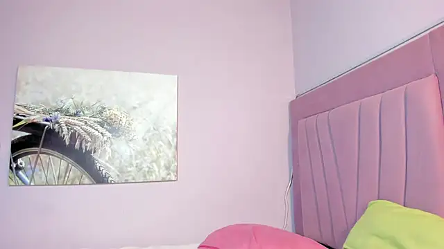 saraa rosee  online show from 05-29-26, 08:04