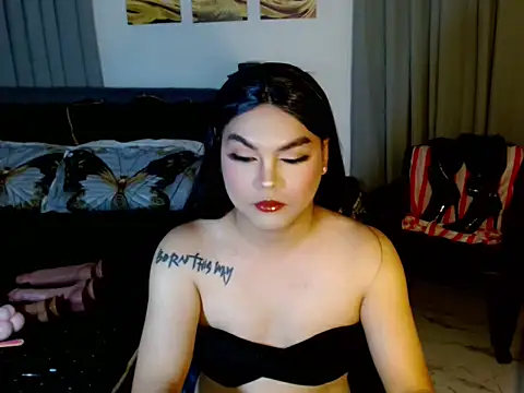 Snapshot of RoyalSeductress chatting on 05-12-26, 09:37 RoyalSeductress online show from 05-12-26, 09:37