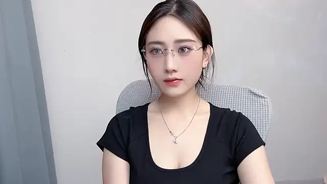  222Mia online show from 06-17-26, 11:20
