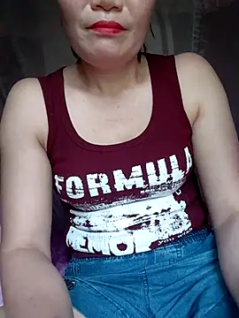 Snapshot of -Trici- chatting on 07-04-26, 05:58 -Trici- online show from 07-04-26, 05:58