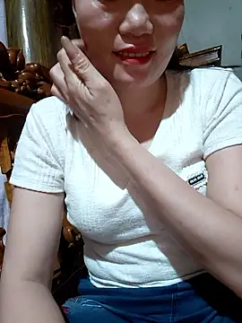 Snapshot of -Trici- chatting on 06-18-26, 10:26 -Trici- online show from 06-18-26, 10:26