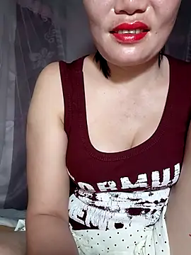 Snapshot of -Trici- chatting on 07-13-26, 07:57 -Trici- online show from 07-13-26, 07:57