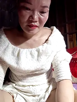 Snapshot of -Trici- chatting on 06-15-26, 03:07 -Trici- online show from 06-15-26, 03:07