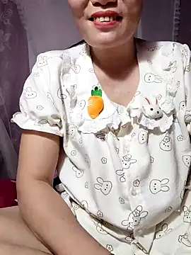 Snapshot of -Trici- chatting on 06-21-26, 02:12 -Trici- online show from 06-21-26, 02:12