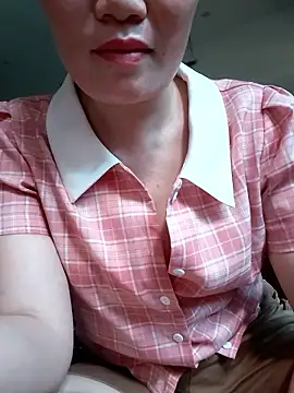 Snapshot of -Trici- chatting on 07-01-26, 09:53 -Trici- online show from 07-01-26, 09:53