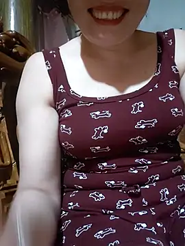 Snapshot of -Trici- chatting on 07-30-26, 12:48 -Trici- online show from 07-30-26, 12:48