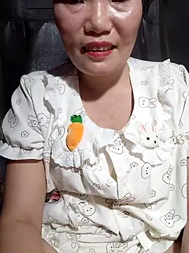 Snapshot of -Trici- chatting on 06-14-26, 03:02 -Trici- online show from 06-14-26, 03:02