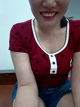 Snapshot of -Trici- chatting on 08-06-26, 05:30 -Trici- online show from 08-06-26, 05:30