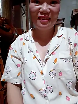 Snapshot of -Trici- chatting on 06-17-26, 09:47 -Trici- online show from 06-17-26, 09:47